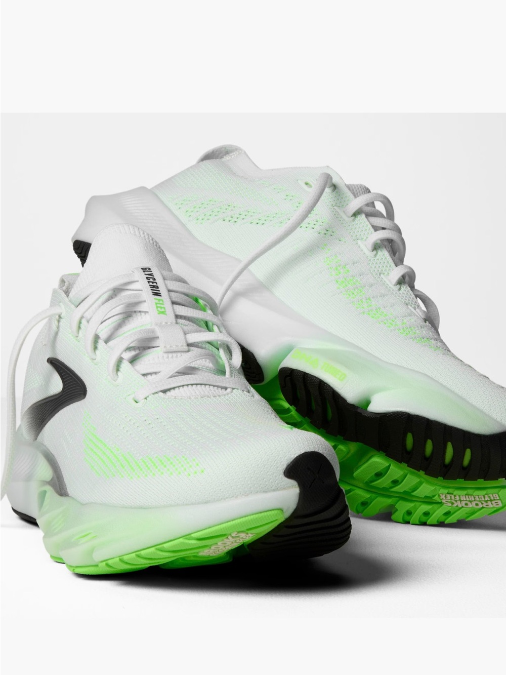 Brooks Men's White with Light Green Athletic Running Shoes